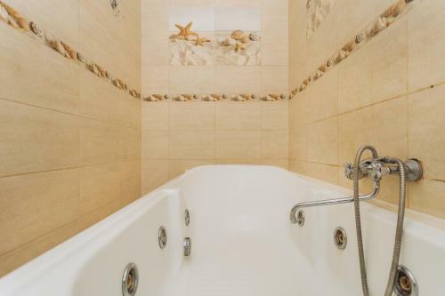 Apartamento Petropavlivska Str