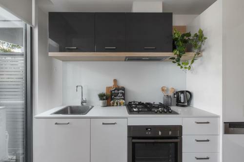 Sandy Hill Apartments By Ready Set Host
