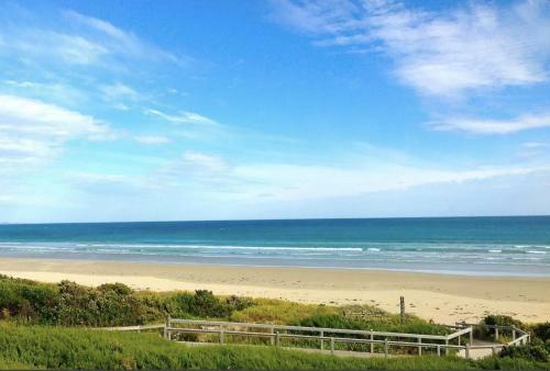 Sandy Point Luxury Beach House