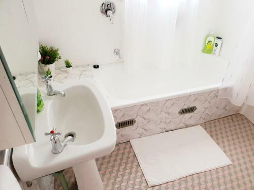 Unique 1920's Historic Retreat! Pet Friendly!