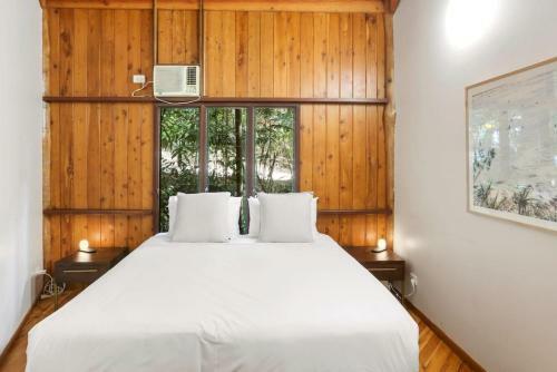 Neverland - The Stoney Creek Treehouse