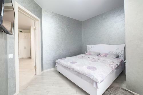 Apartments Roksolany 16