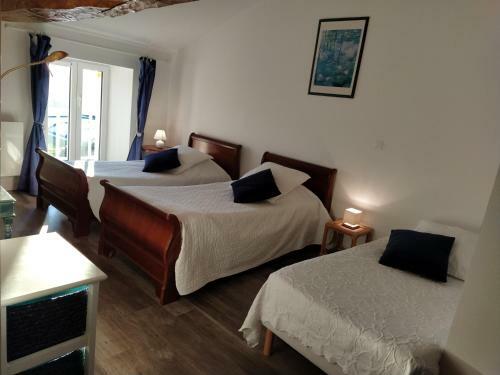 Hostal Maison D'h�tes La Dorelle