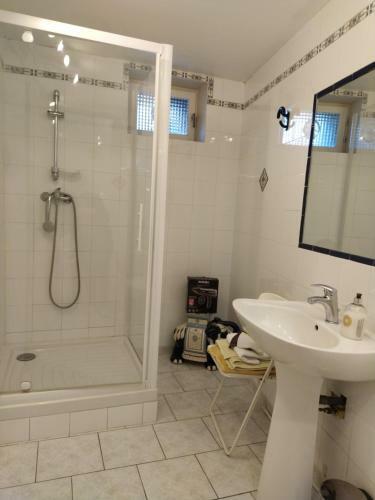 Hostal Maison D'h�tes La Dorelle