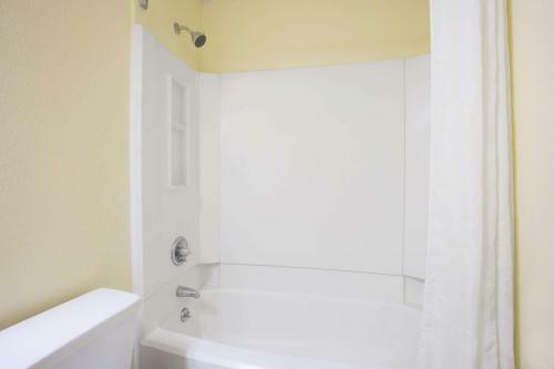 Motel Super 8 By Wyndham Warner Robins