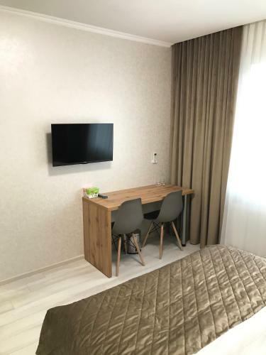 Hostal Holiday House