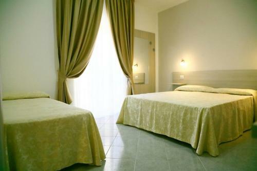 Hostal Al Giglio - Bed And Breakfast