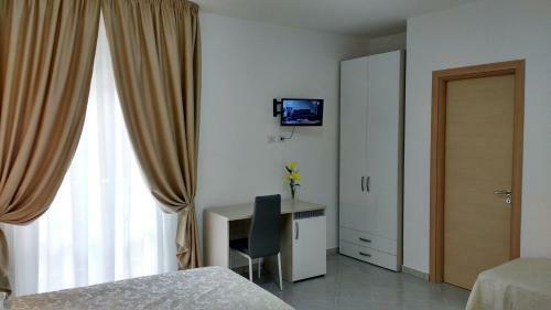 Hostal Al Giglio - Bed And Breakfast