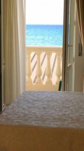 Hostal Al Giglio - Bed And Breakfast