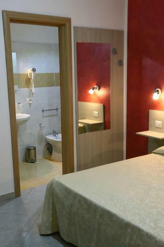 Hostal Al Giglio - Bed And Breakfast