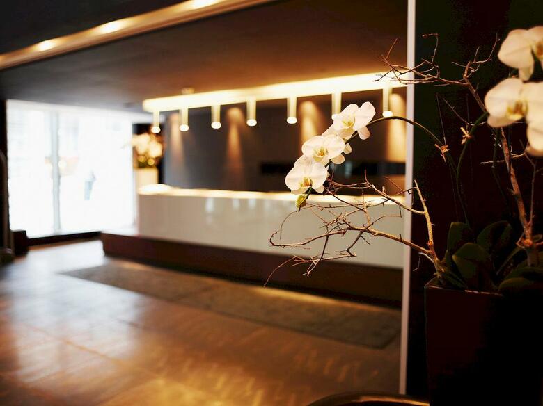Hotel Le Germain Maple Leaf Square