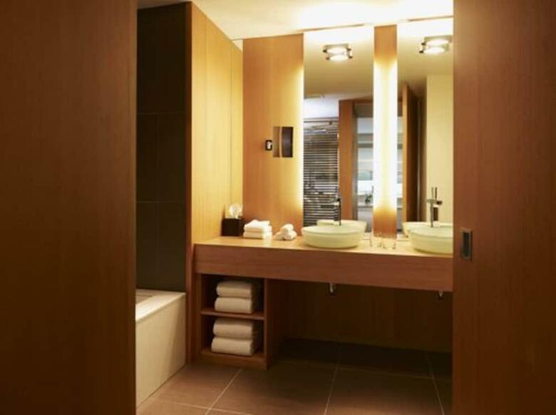 Hotel Le Germain Maple Leaf Square