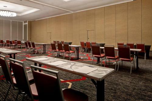 Hotel Four Points By Sheraton Peoria Downtown