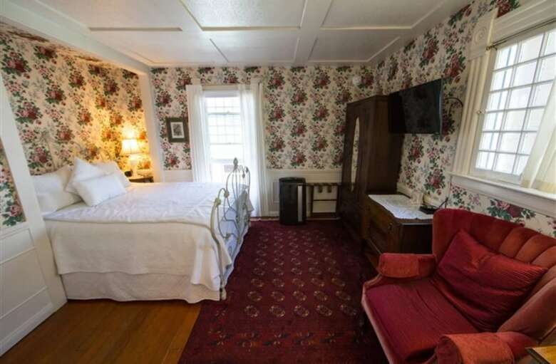 Bed & Breakfast Bath Street Inn