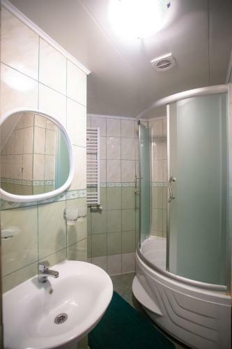 Hostal Synyogora