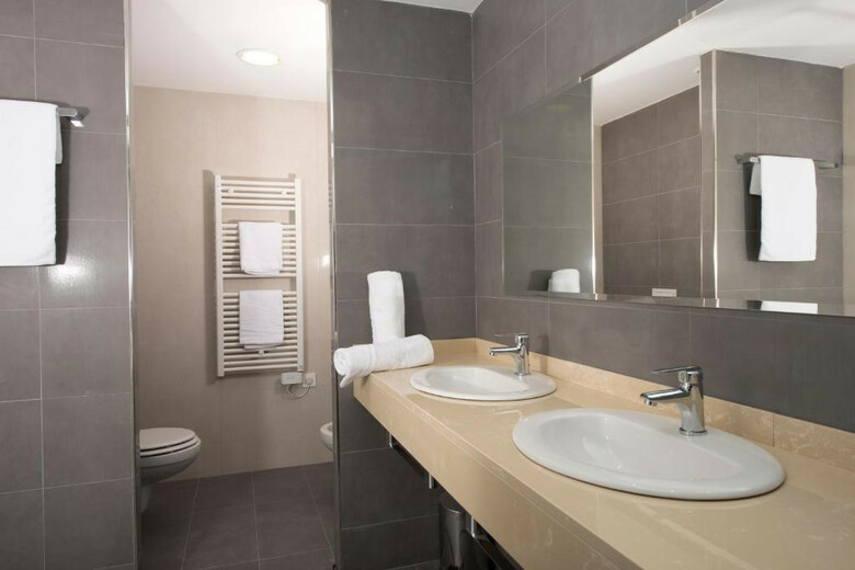 Portodrach Aparthotel & Suites