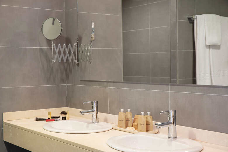Portodrach Aparthotel & Suites