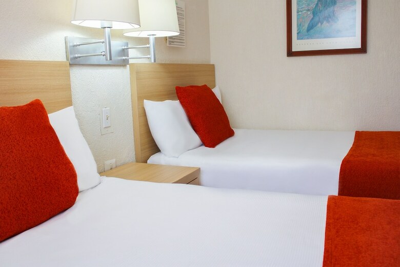 Hotel & Suites Real Del Lago