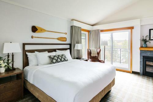 Hotel Pyramid Lake Resort