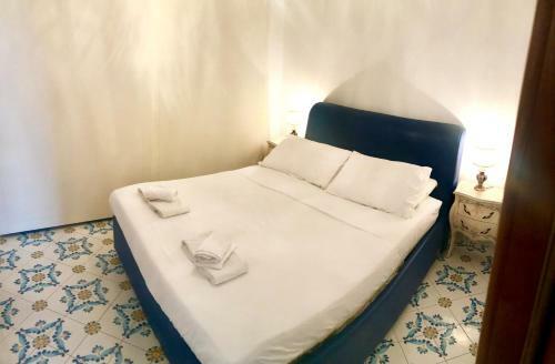 Abate Luxury Apartment By Caprirooms