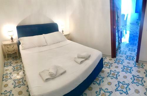 Abate Luxury Apartment By Caprirooms