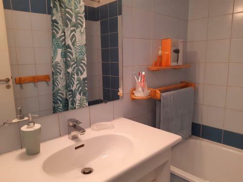Sweet Apartment With Direct Access To Skiing