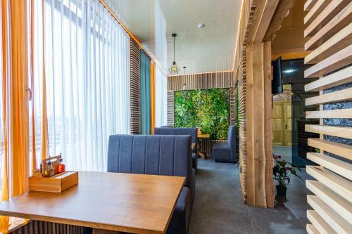 Hotel Rich Oak