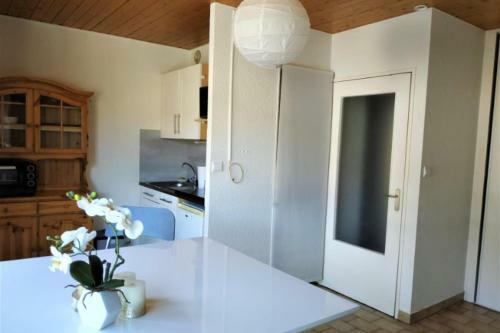 Apartamento Nice Studio With Balcony And Mountain View