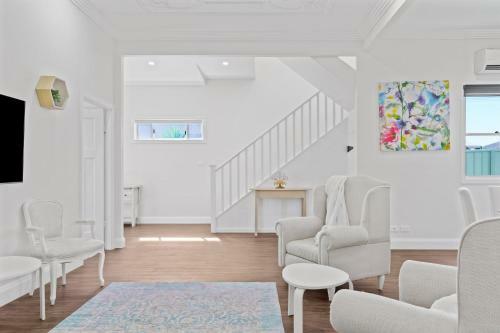 The Ultimate Beach House / Swansea