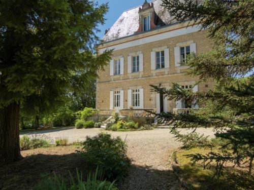Le Petit Chateau