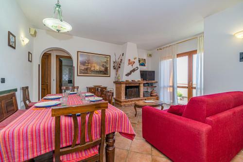 Impeccable 3-bed Apartment In Capoliveri