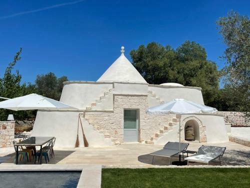 Villa Ostuni Mirror Trullo And Mirror House
