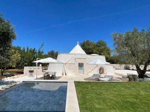 Villa Ostuni Mirror Trullo And Mirror House