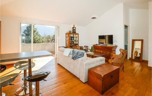 Beautiful Home In Chisa With 1 Bedrooms