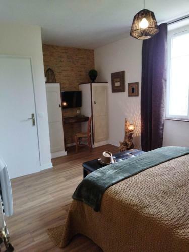 Hostal La M�nardi�re Serenitatis Chambre D'h�tes Petit D�jeuner Compris