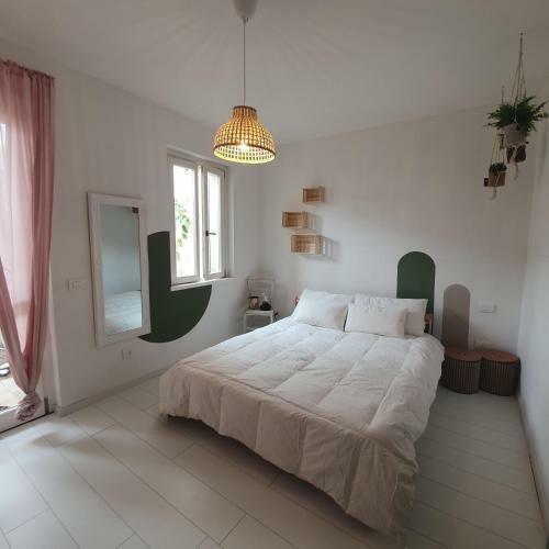 Hostal Malpensa - Independent Double Room & Bathroom