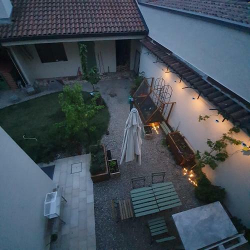 Hostal Malpensa - Independent Double Room & Bathroom