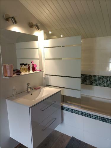 Maison de Campagne Avec Piscine Chauff�e