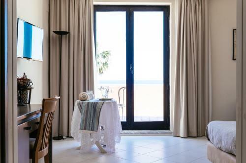 Palm Beach Club Hotel