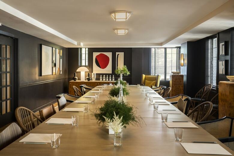 Hotel Carlyle Suites