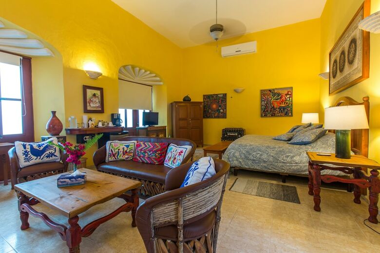 Casa Quetzal Boutique Hotel
