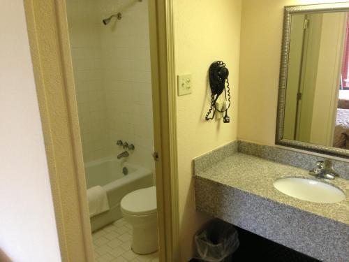 Posada Ez Travel Inn College Station