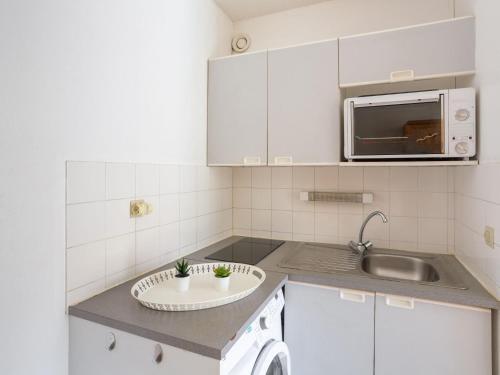 Apartment Saint James-11