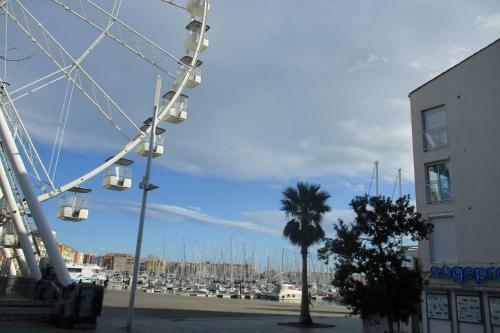 Apartment With Balcony Near �le Saint-martin