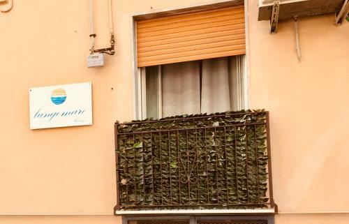 Hostal Lungomare Rooms