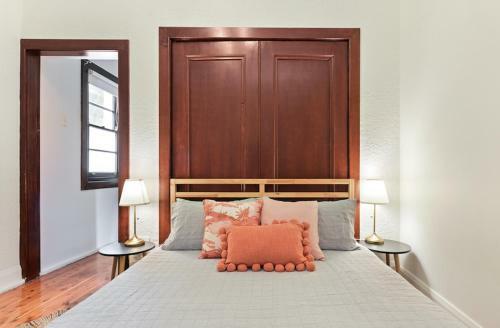 The Luxurious Apartment With Courtyard
