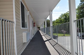 Posada Atrium Inn & Suites