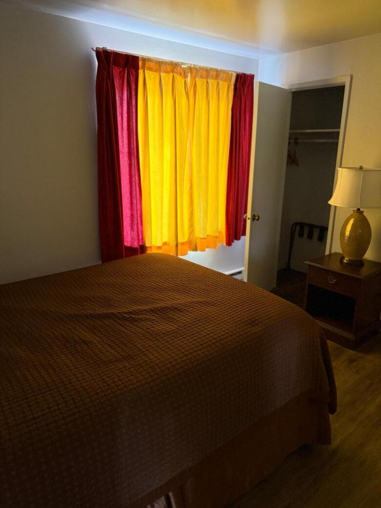 La Hacienda Motel