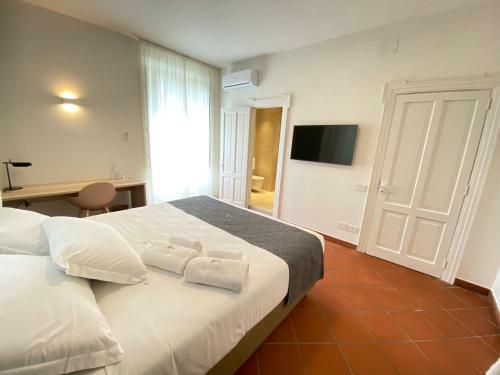 Hostal Sicilia's Picciolo Etna Golf