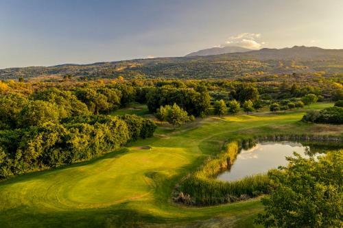 Hostal Sicilia's Picciolo Etna Golf